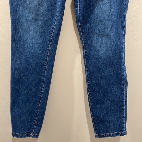 Tahari Kelly Mid Rise Skinny Denim Jeans 12/31 - Picture 3 of 16